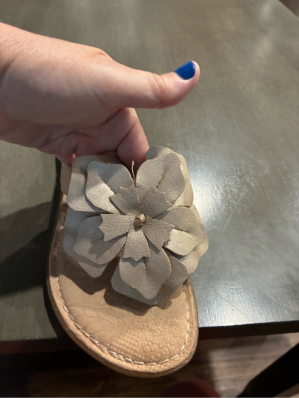 b.o.c. Woman’s flower sandals size 9 - Picture 11 of 14